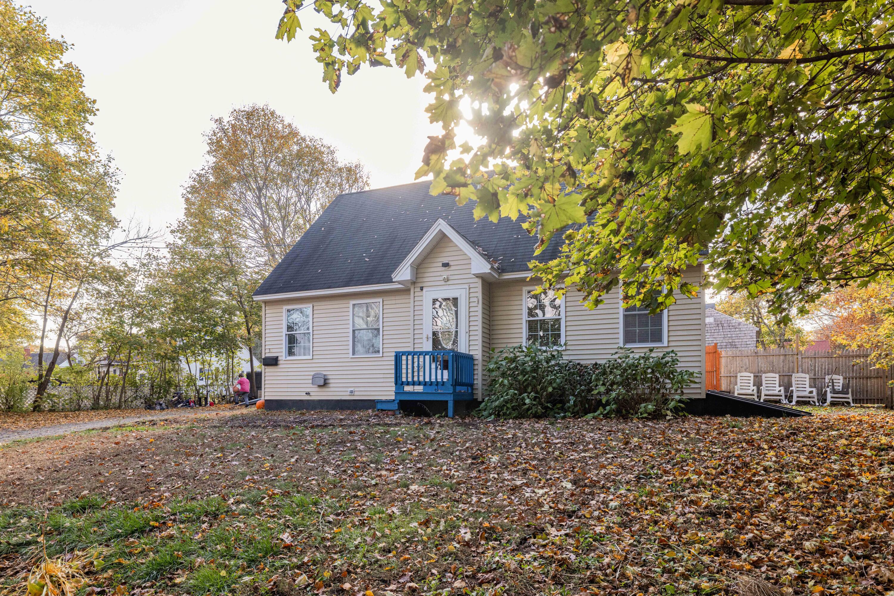 30 Grant Street Springvale, ME 04083 - Photo 1 of 32 3G0A0545