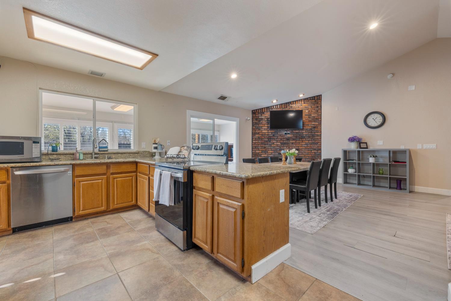 4221 Waymar Court Carmichael, CA 95608 - Photo 13 of 46