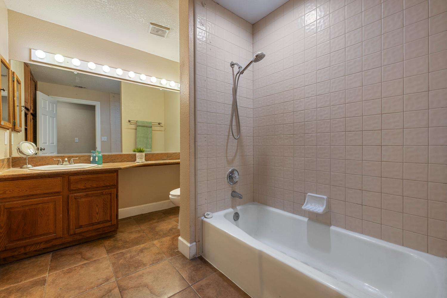 4221 Waymar Court Carmichael, CA 95608 - Photo 25 of 46