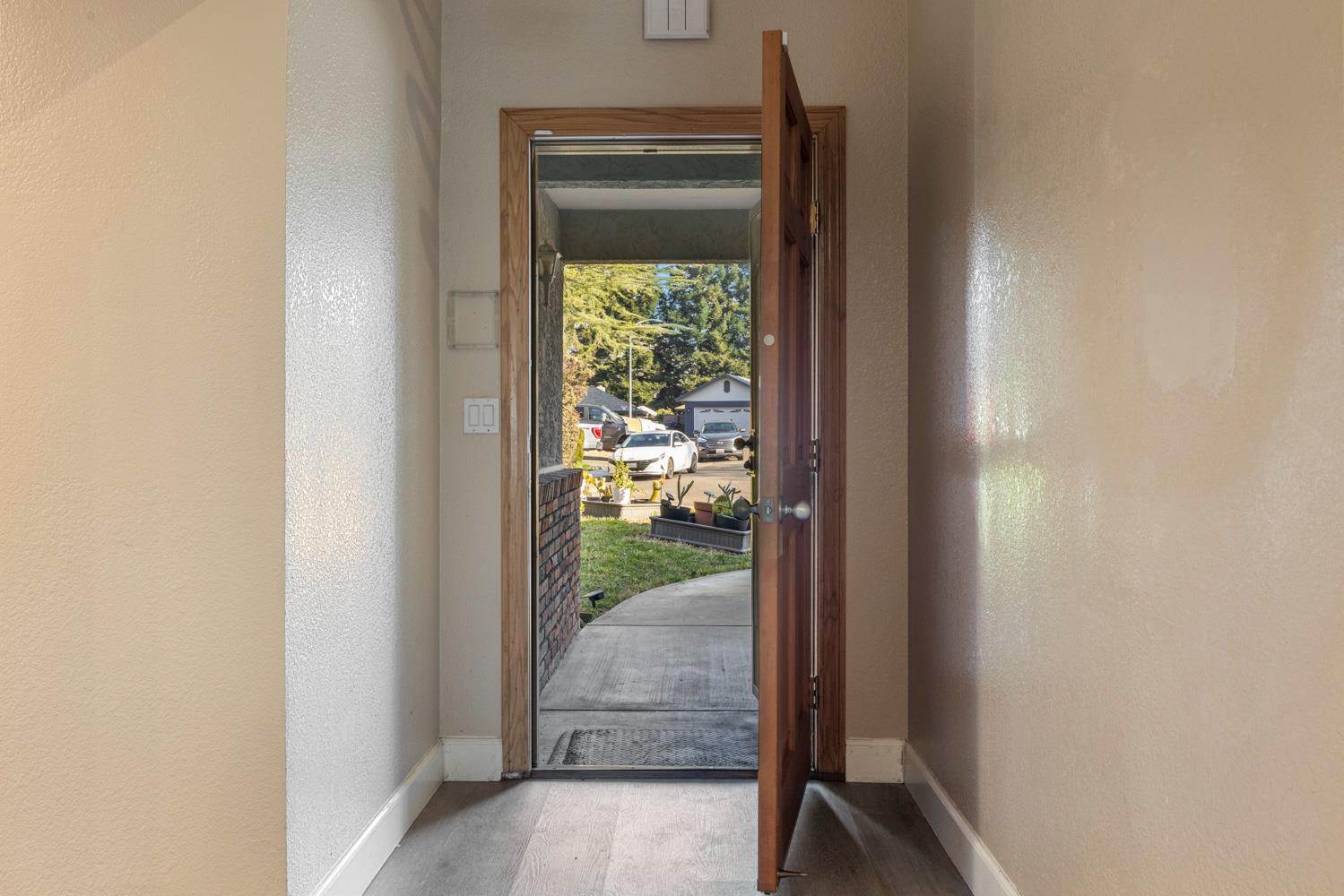 4221 Waymar Court Carmichael, CA 95608 - Photo 8 of 46