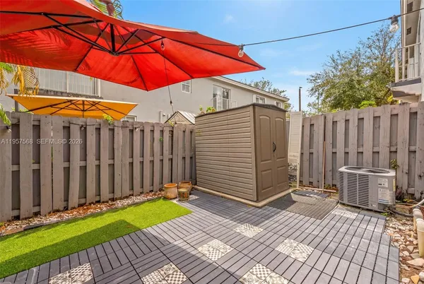 a view of an house with swimming pool