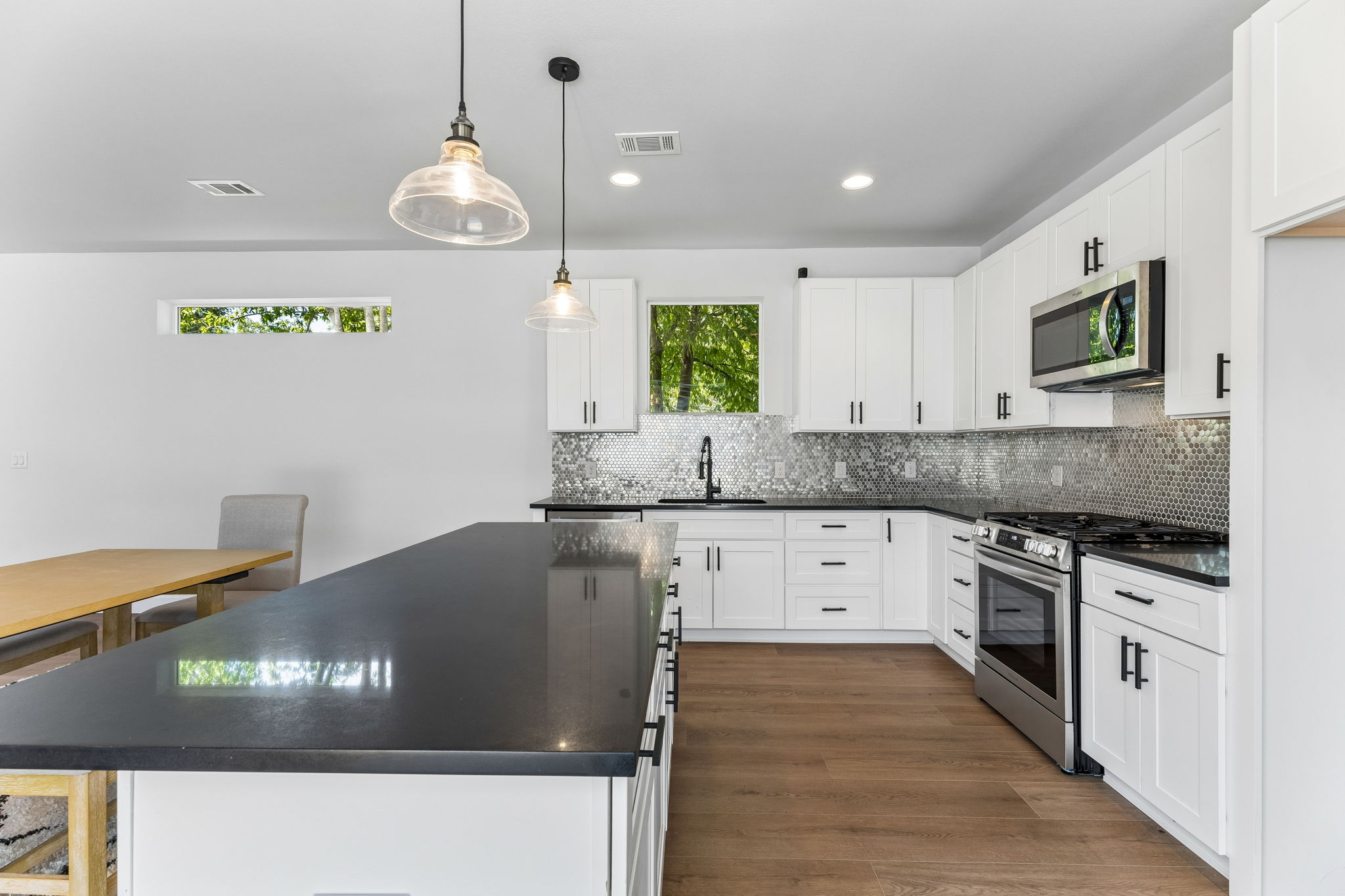 1130 Spur Street, Unit A Austin, TX 78721 - Photo 6 of 35 Gallery Image 6