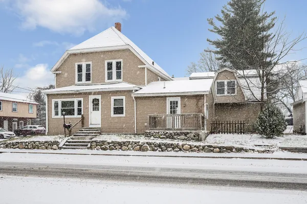 $469,900 | 32 Crystal Avenue, Derry, NH 03038