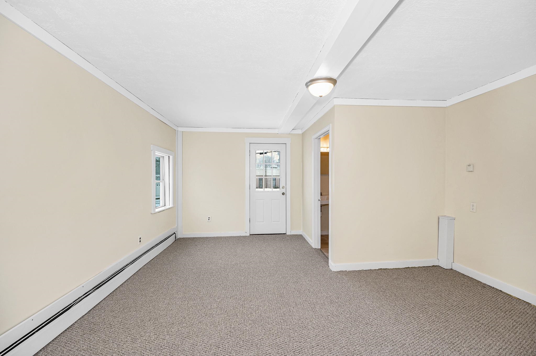 32 Crystal Avenue Derry, NH 03038 - Photo 16 of 31