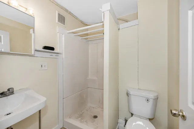 $499,900 | 32 Crystal Avenue, Derry, NH 03038