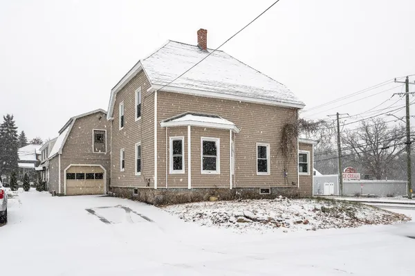 $449,900 | 32 Crystal Avenue, Derry, NH 03038
