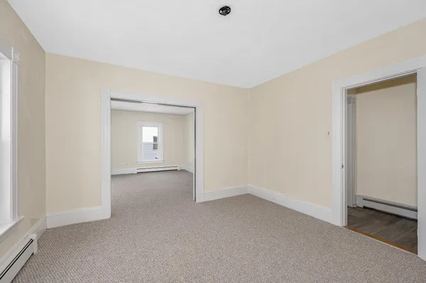 $464,900 | 32 Crystal Avenue, Derry, NH 03038