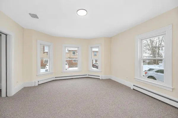 $464,900 | 32 Crystal Avenue, Derry, NH 03038