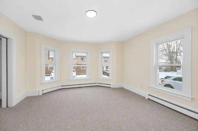 $499,900 | 32 Crystal Avenue, Derry, NH 03038