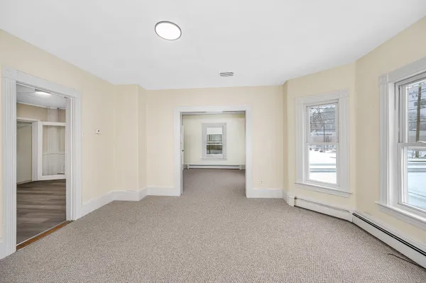 $464,900 | 32 Crystal Avenue, Derry, NH 03038