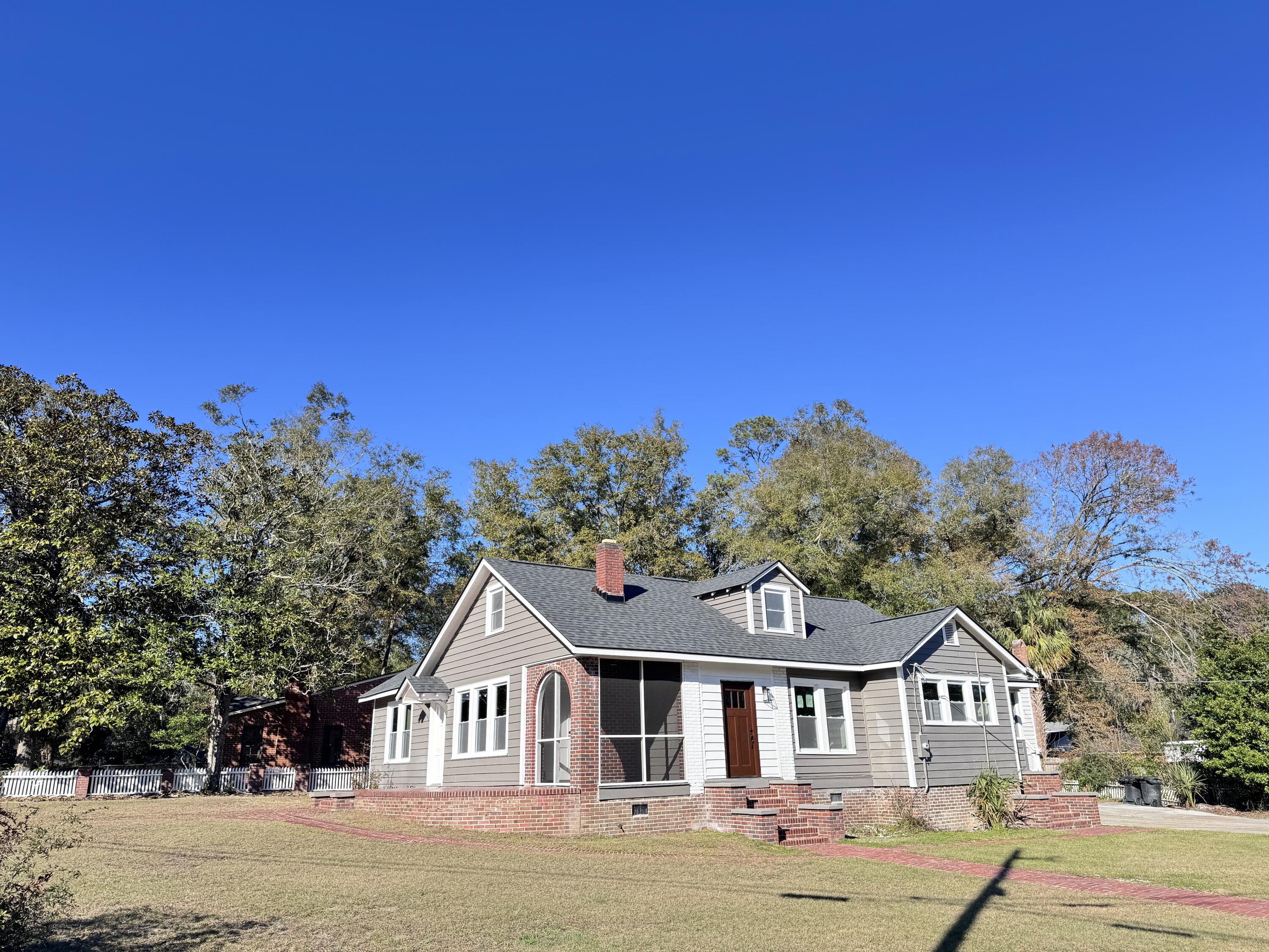 303 Warren Street Walterboro, SC 29488 - Photo 9 of 142 303 Warren Street