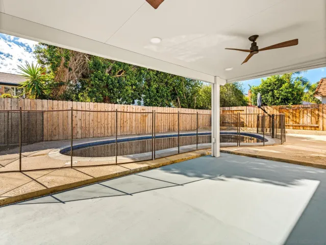 a view of a tennis court