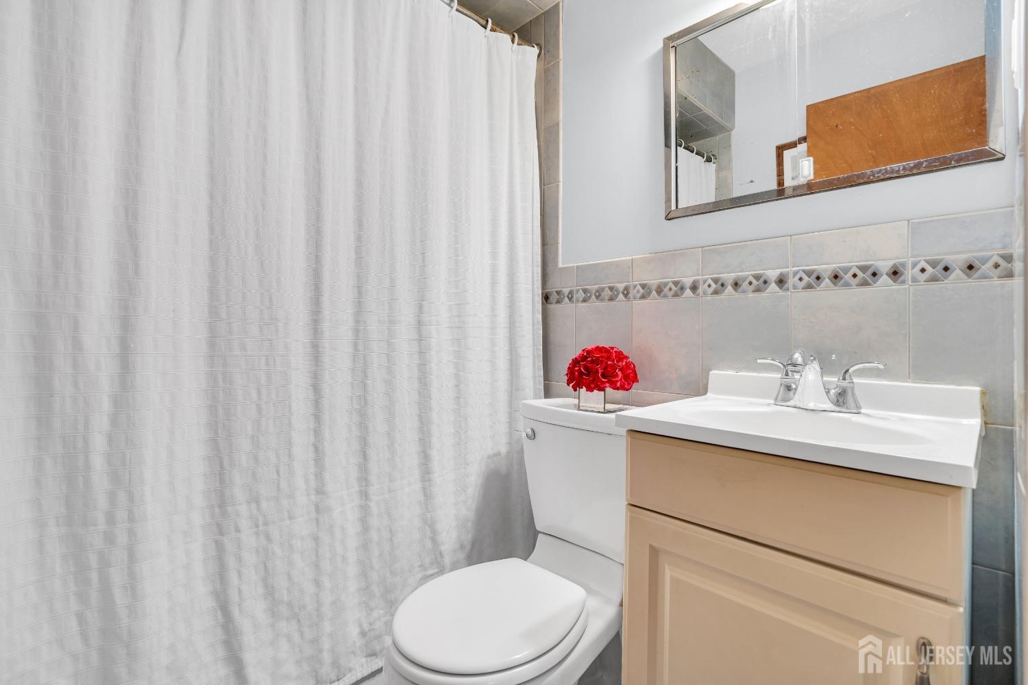 122 Orange Street Edison, NJ 08817 - Photo 13 of 33