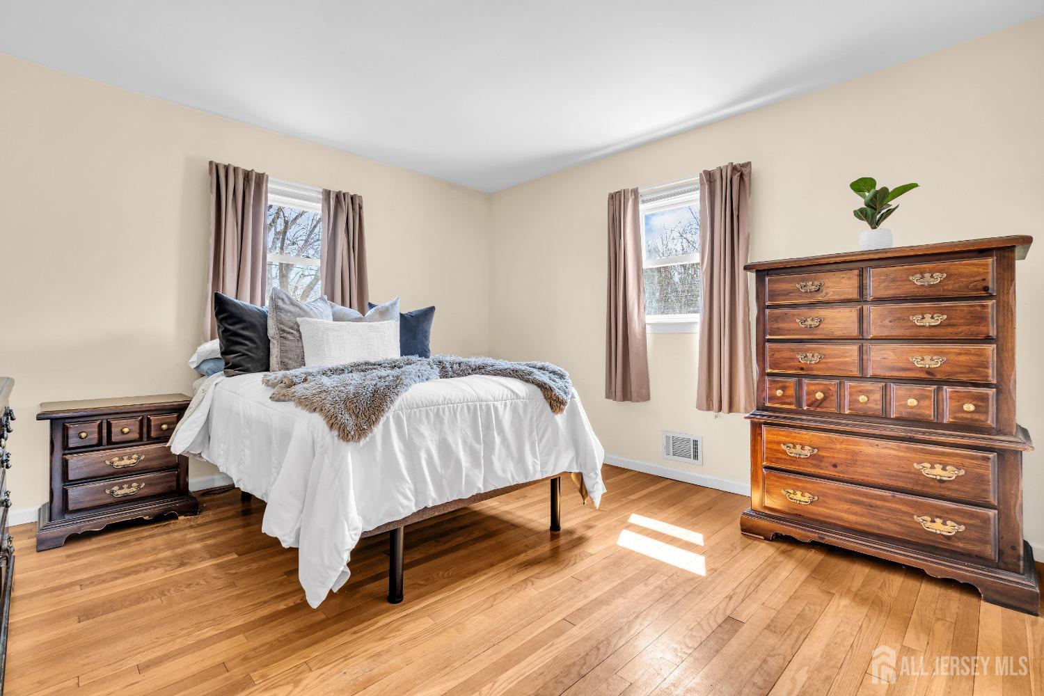 122 Orange Street Edison, NJ 08817 - Photo 16 of 33