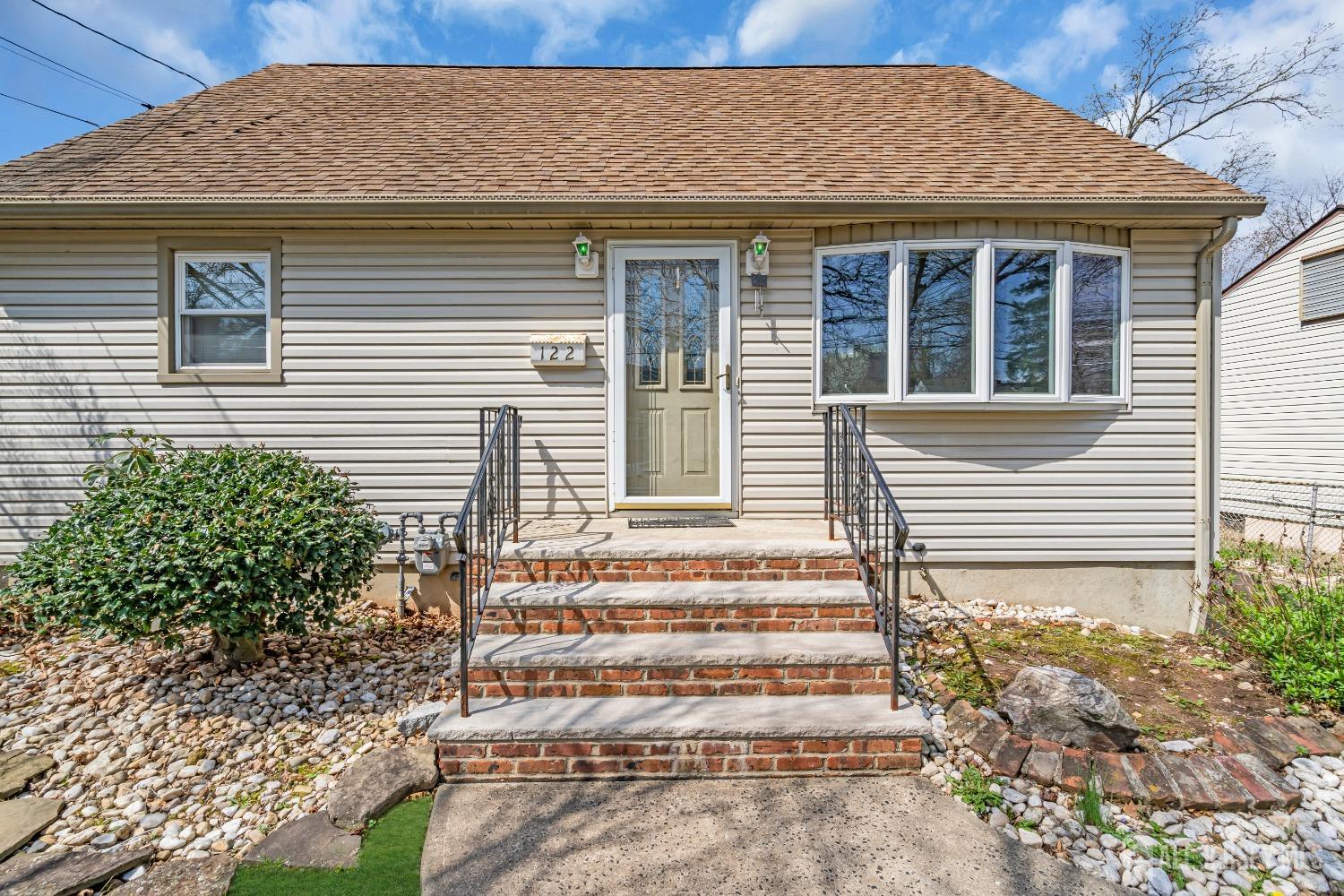 122 Orange Street Edison, NJ 08817 - Photo 3 of 33