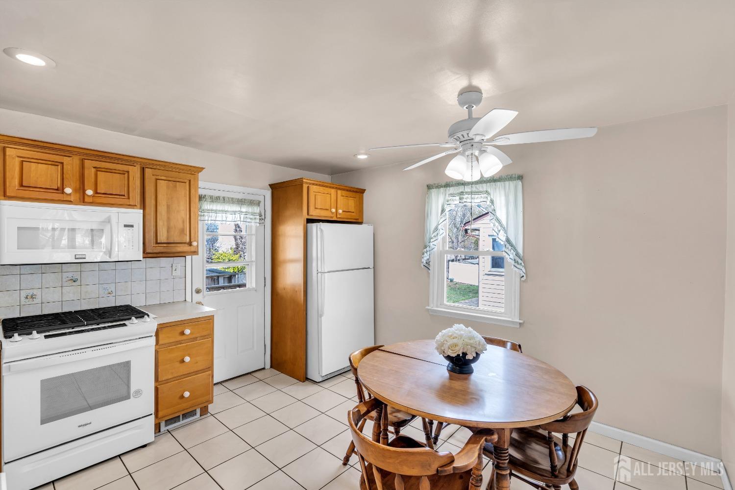 122 Orange Street Edison, NJ 08817 - Photo 8 of 33