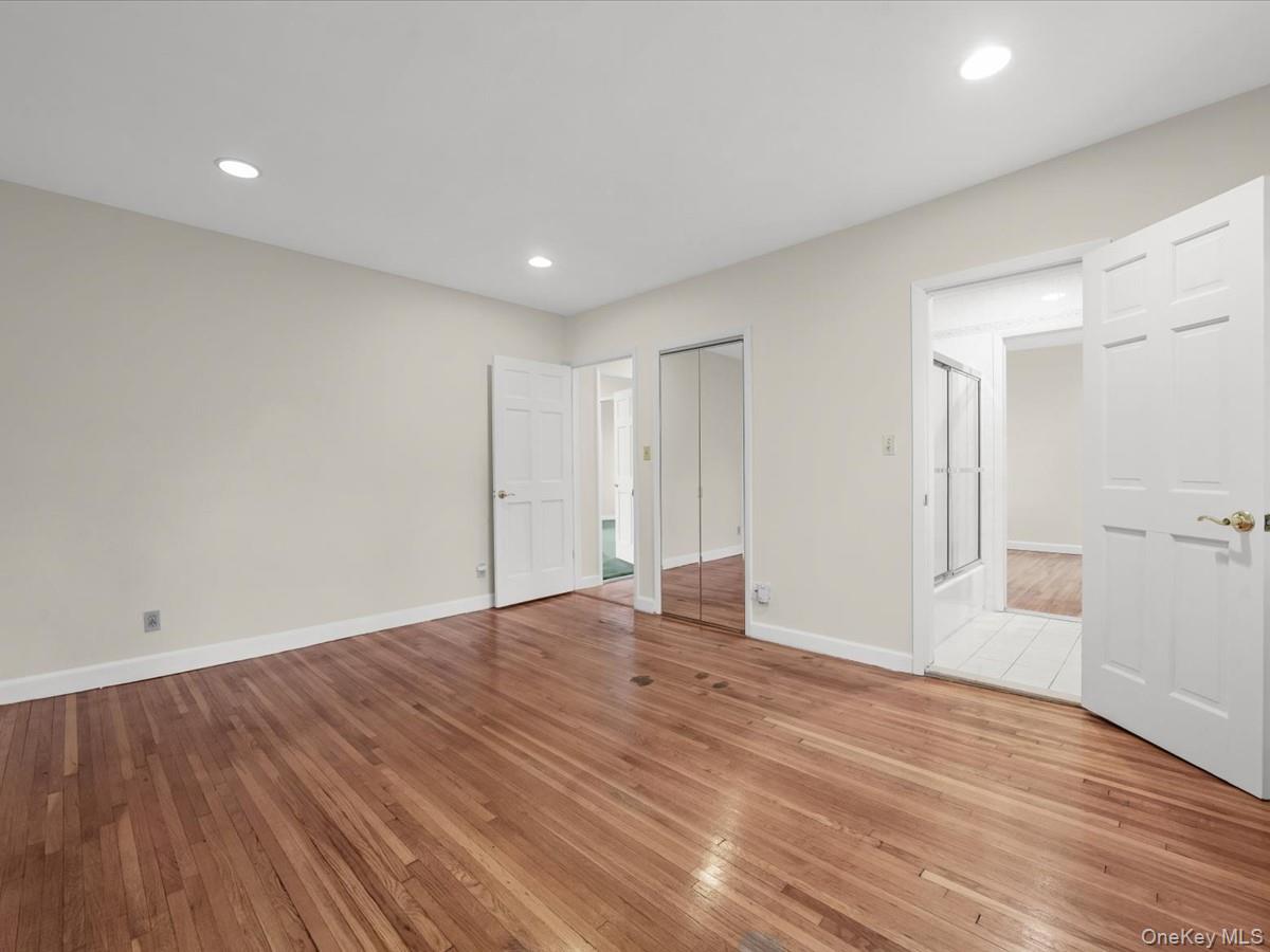 215 Middle Neck Road, Unit 3A BUILDING 8 Great Neck, NY 11021 - Photo 16 of 23