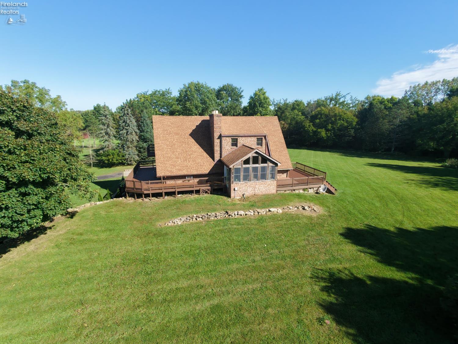 7814 Patten Tract Road Sandusky, OH 44870 - Photo 2 of 34 Gallery Image 2