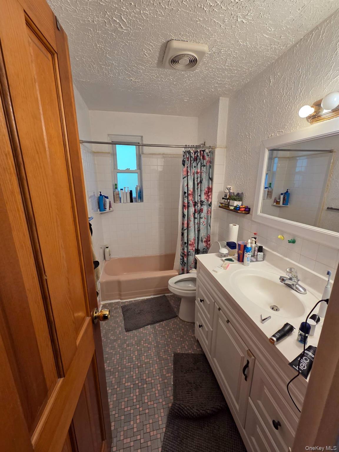 552 Manor Ridge Road Pelham, NY 10803 - Photo 7 of 16