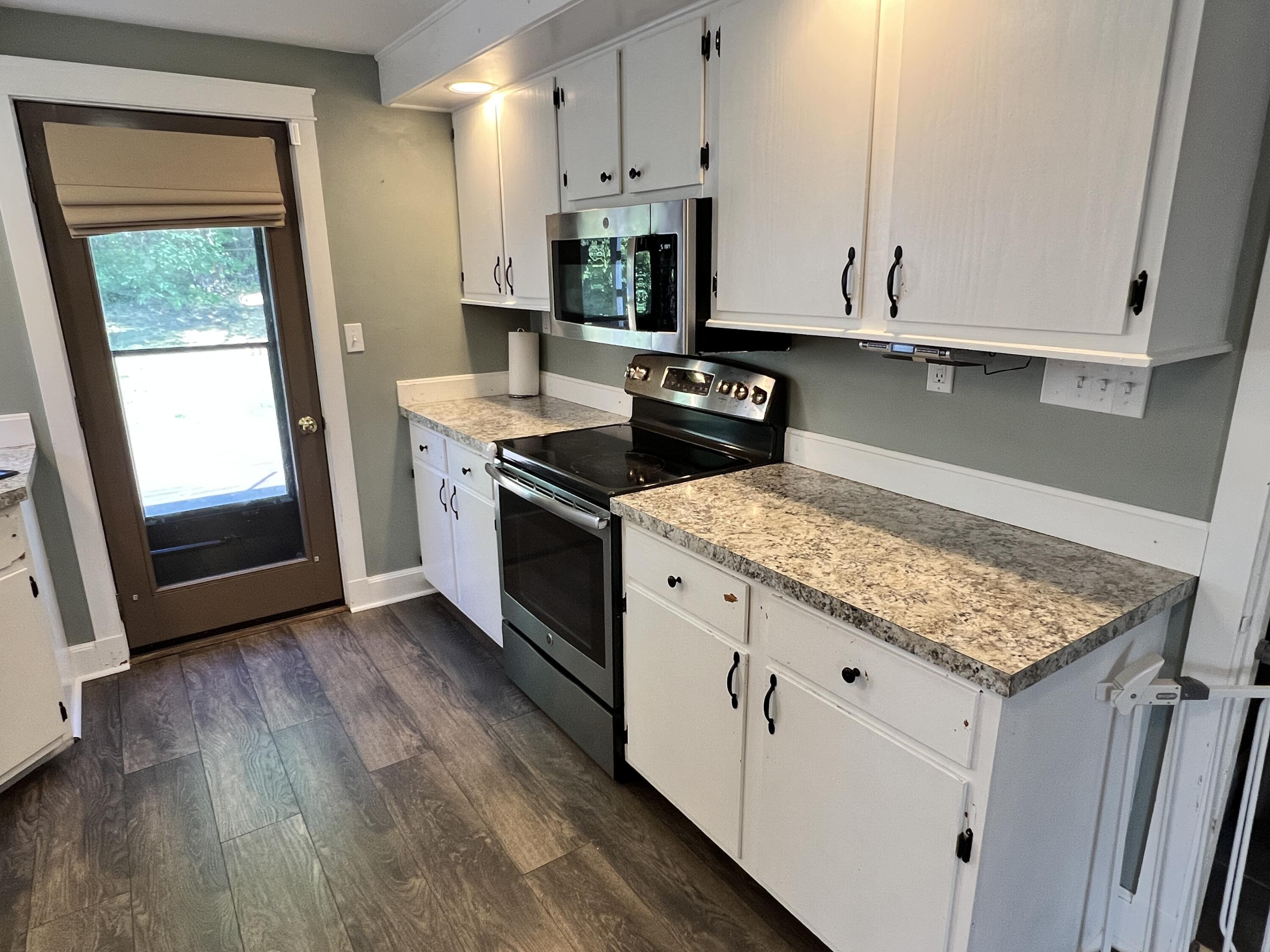 15 Collette Street Waterville, ME 04901 - Photo 10 of 19 Kitchen