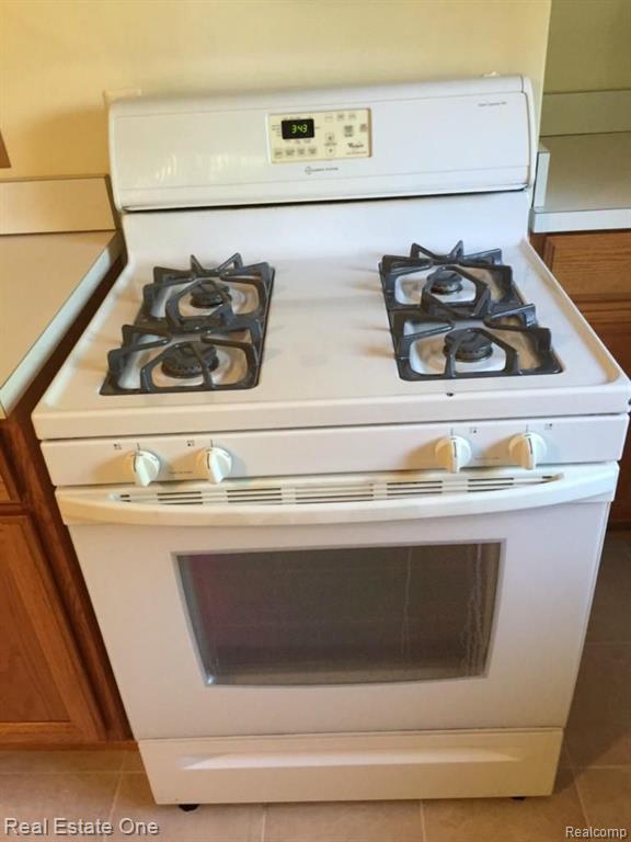 28029 West Nine Mile Road Farmington Hills, MI 48336 - Photo 21 of 36