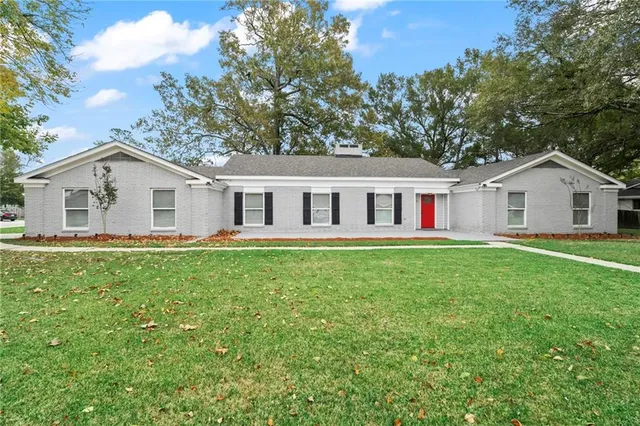 $480,000 | 519 Marilyn Drive, Mandeville, LA 70448