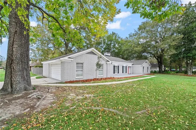 $480,000 | 519 Marilyn Drive, Mandeville, LA 70448