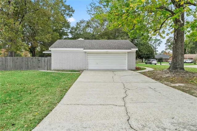 $480,000 | 519 Marilyn Drive, Mandeville, LA 70448