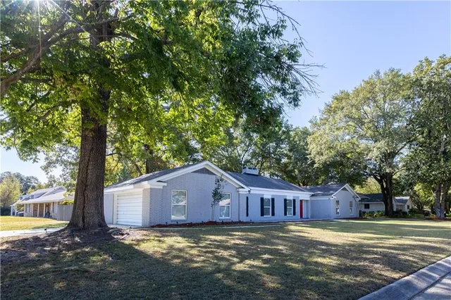 $480,000 | 519 Marilyn Drive, Mandeville, LA 70448