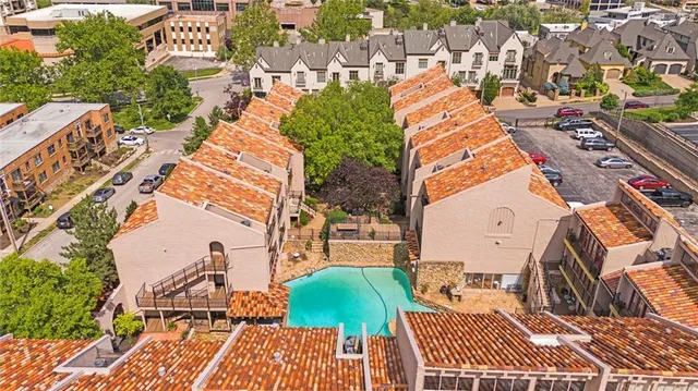 $230,000 | 1111 West 46th Street, Unit 44, Kansas City, MO 64112