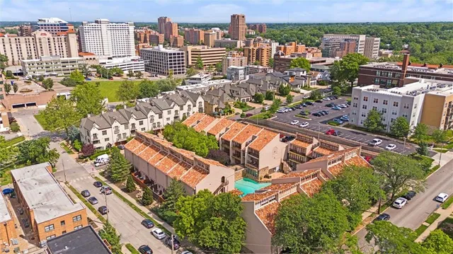 $230,000 | 1111 West 46th Street, Unit 44, Kansas City, MO 64112