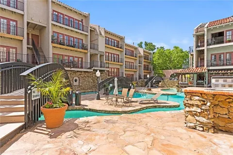 $230,000 | 1111 West 46th Street, Unit 44, Kansas City, MO 64112