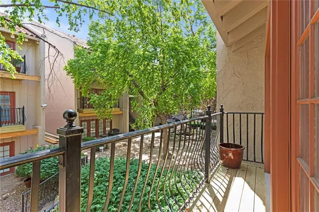 $230,000 | 1111 West 46th Street, Unit 44, Kansas City, MO 64112