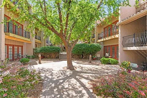 $230,000 | 1111 West 46th Street, Unit 44, Kansas City, MO 64112