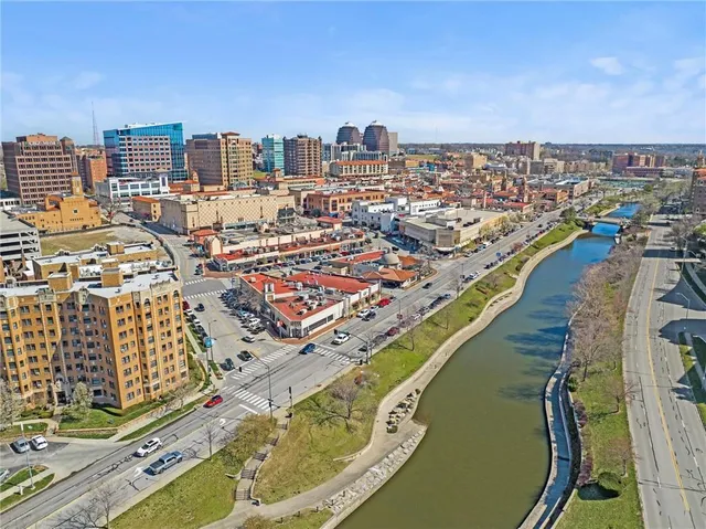 $230,000 | 1111 West 46th Street, Unit 44, Kansas City, MO 64112