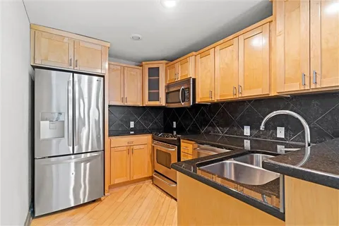 $230,000 | 1111 West 46th Street, Unit 44, Kansas City, MO 64112