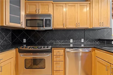 $230,000 | 1111 West 46th Street, Unit 44, Kansas City, MO 64112