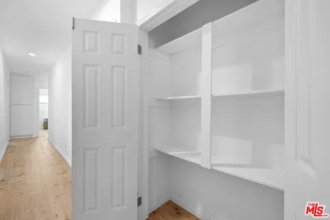$1,078,000 | 2400 West 74th Street, Los Angeles, CA 90043