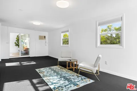 $1,078,000 | 2400 West 74th Street, Los Angeles, CA 90043