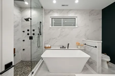 $1,695,000 | 2042 North Honore Street, Chicago, IL 60614