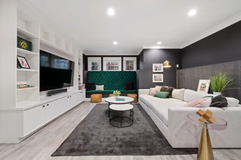 $1,695,000 | 2042 North Honore Street, Chicago, IL 60614
