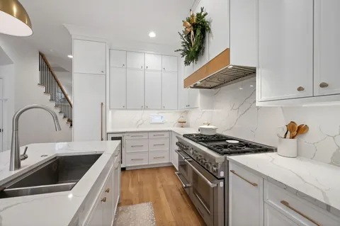 $1,695,000 | 2042 North Honore Street, Chicago, IL 60614