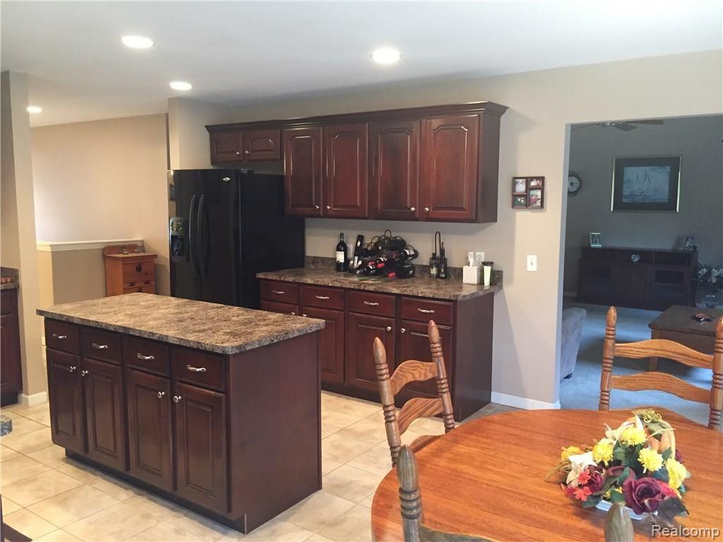 21325 24 Mile Road Macomb, MI 48042 - Photo 6 of 38 Kitchen. Living room to the right.