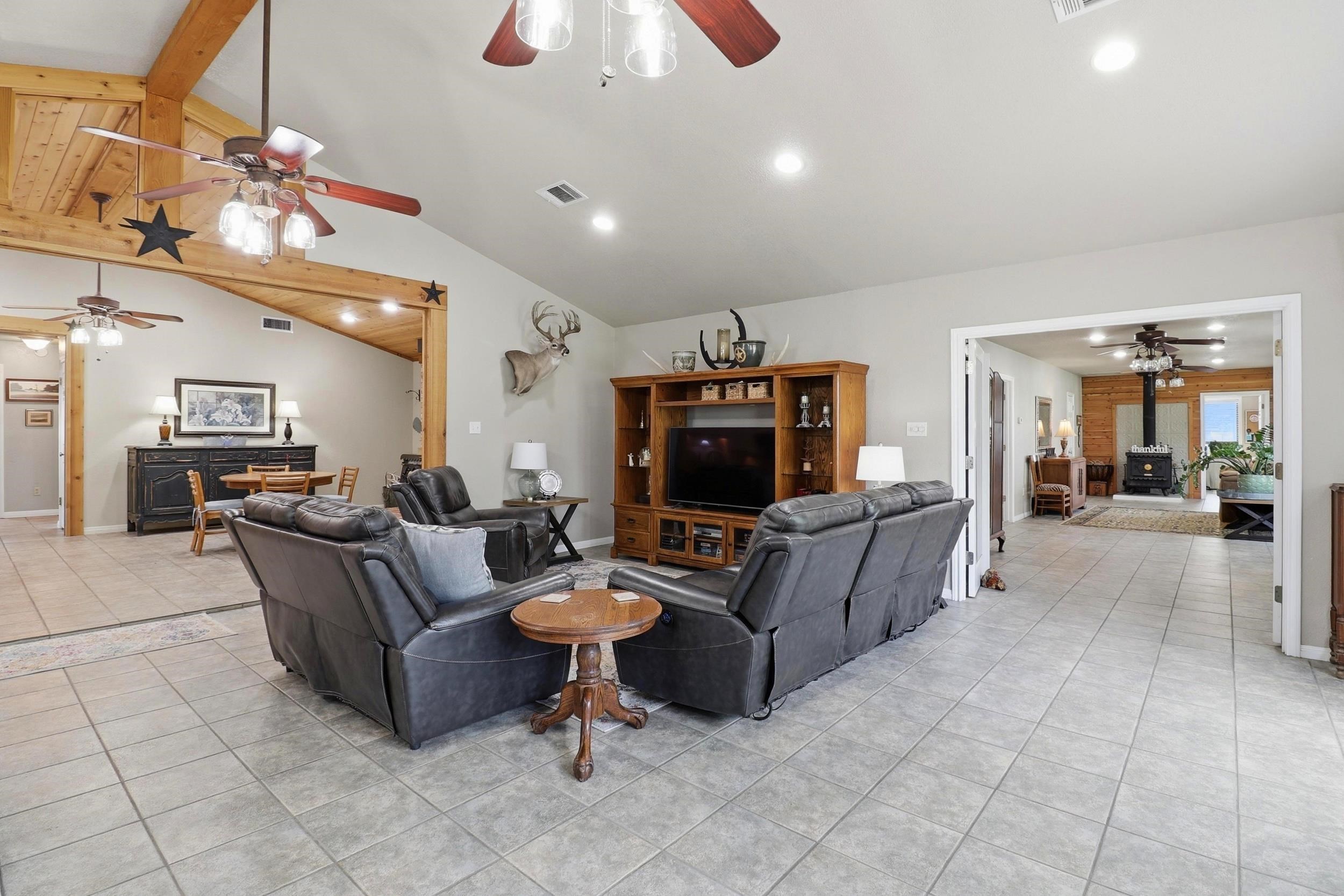 115 Sunset Circle Burnet, TX 78611 - Photo 13 of 45