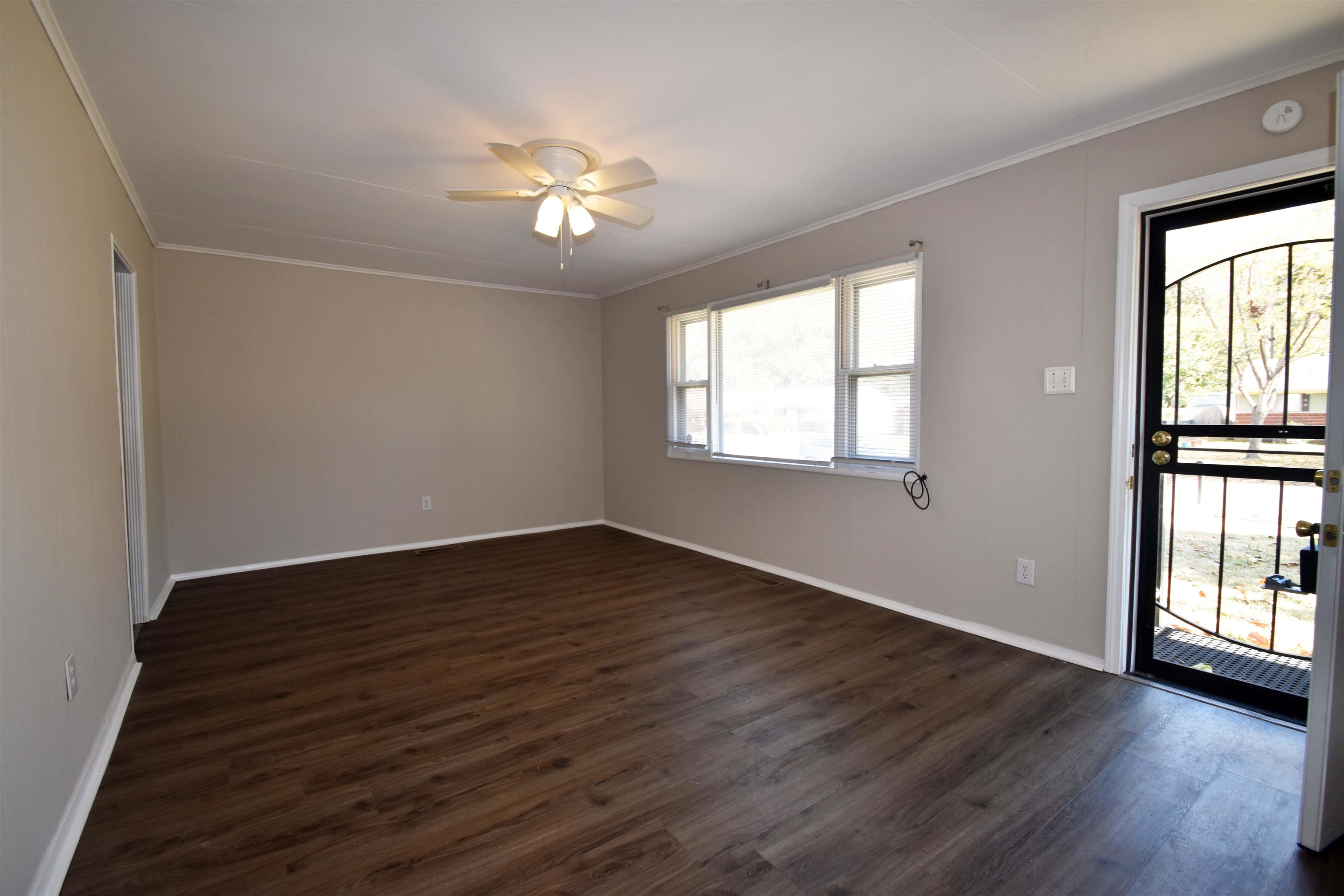 447 McDermitt Road Memphis, TN 38120 - Photo 3 of 19 Gallery Image 3