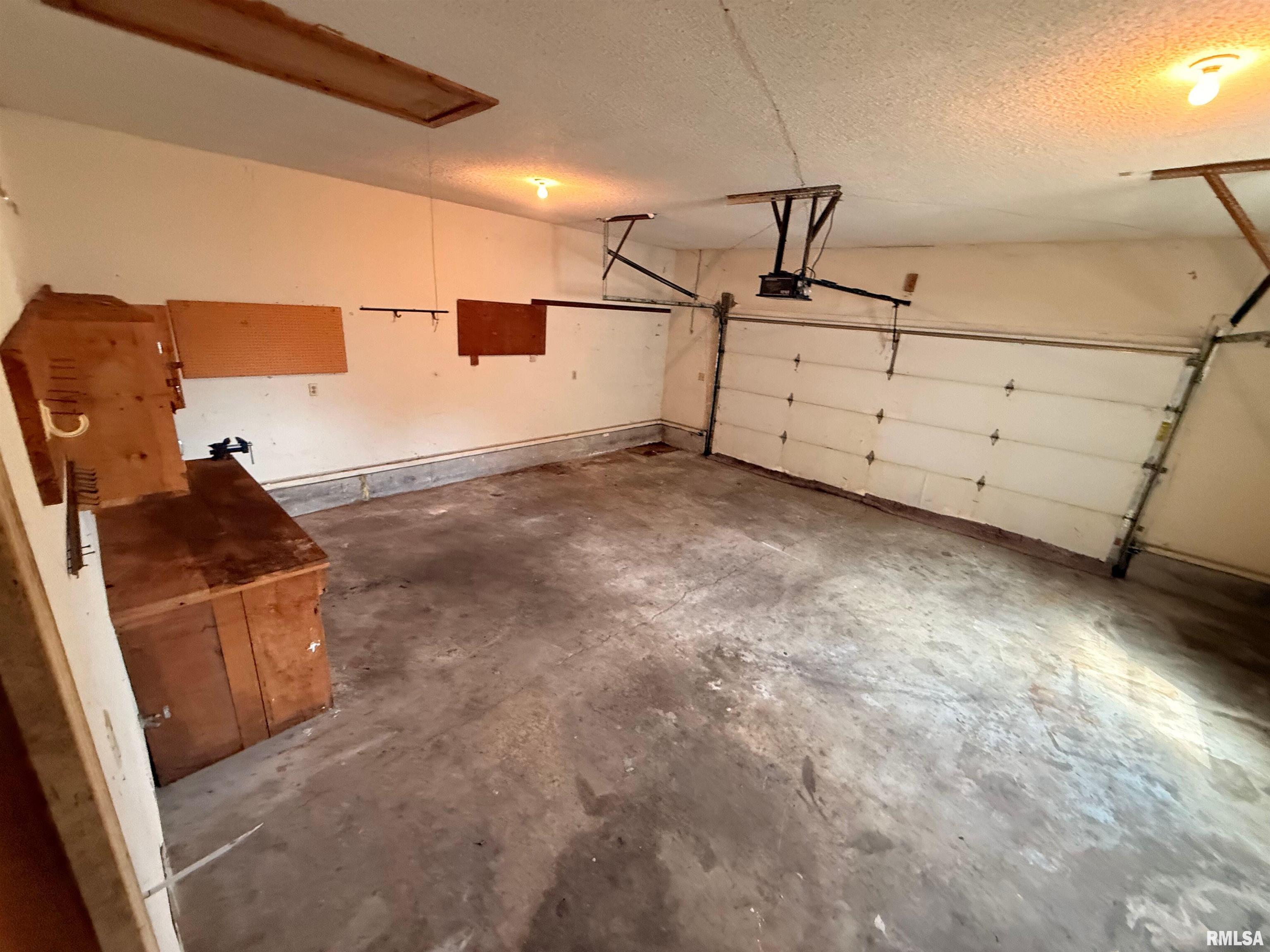 2099 Barding Avenue Decatur, IL 62526 - Photo 8 of 21 Gallery Image 8