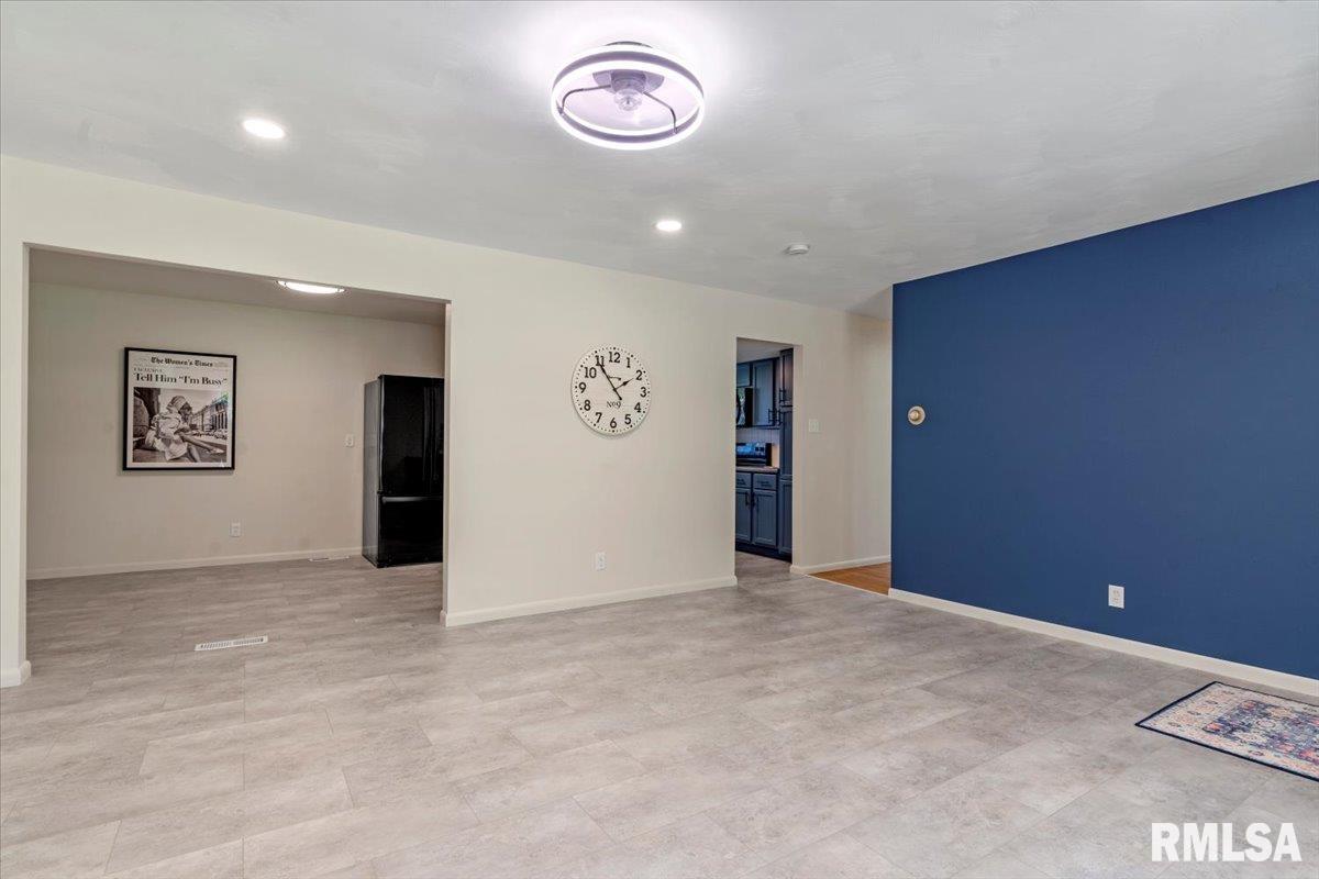 6 Somerset Road Springfield, IL 62711 - Photo 5 of 33