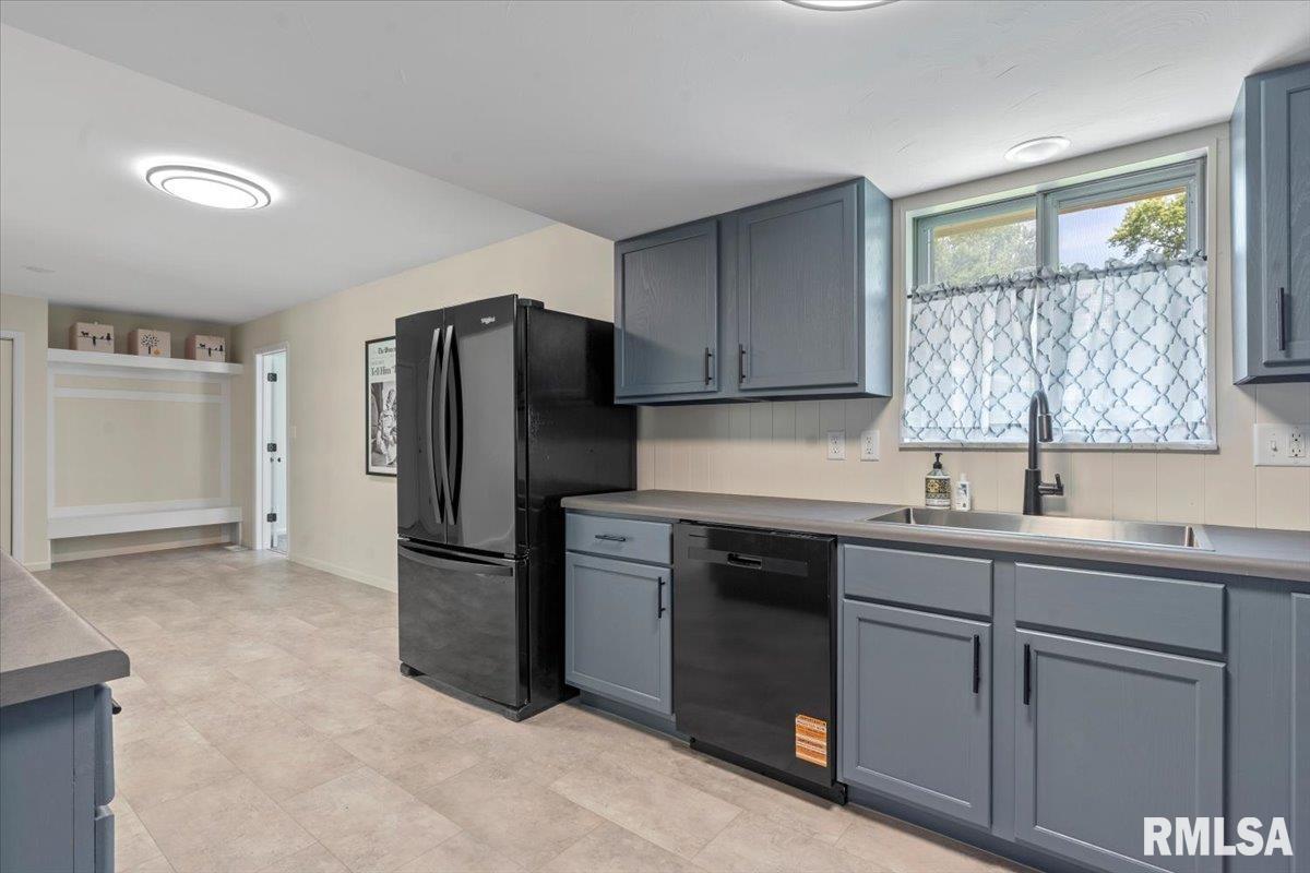 6 Somerset Road Springfield, IL 62711 - Photo 8 of 33