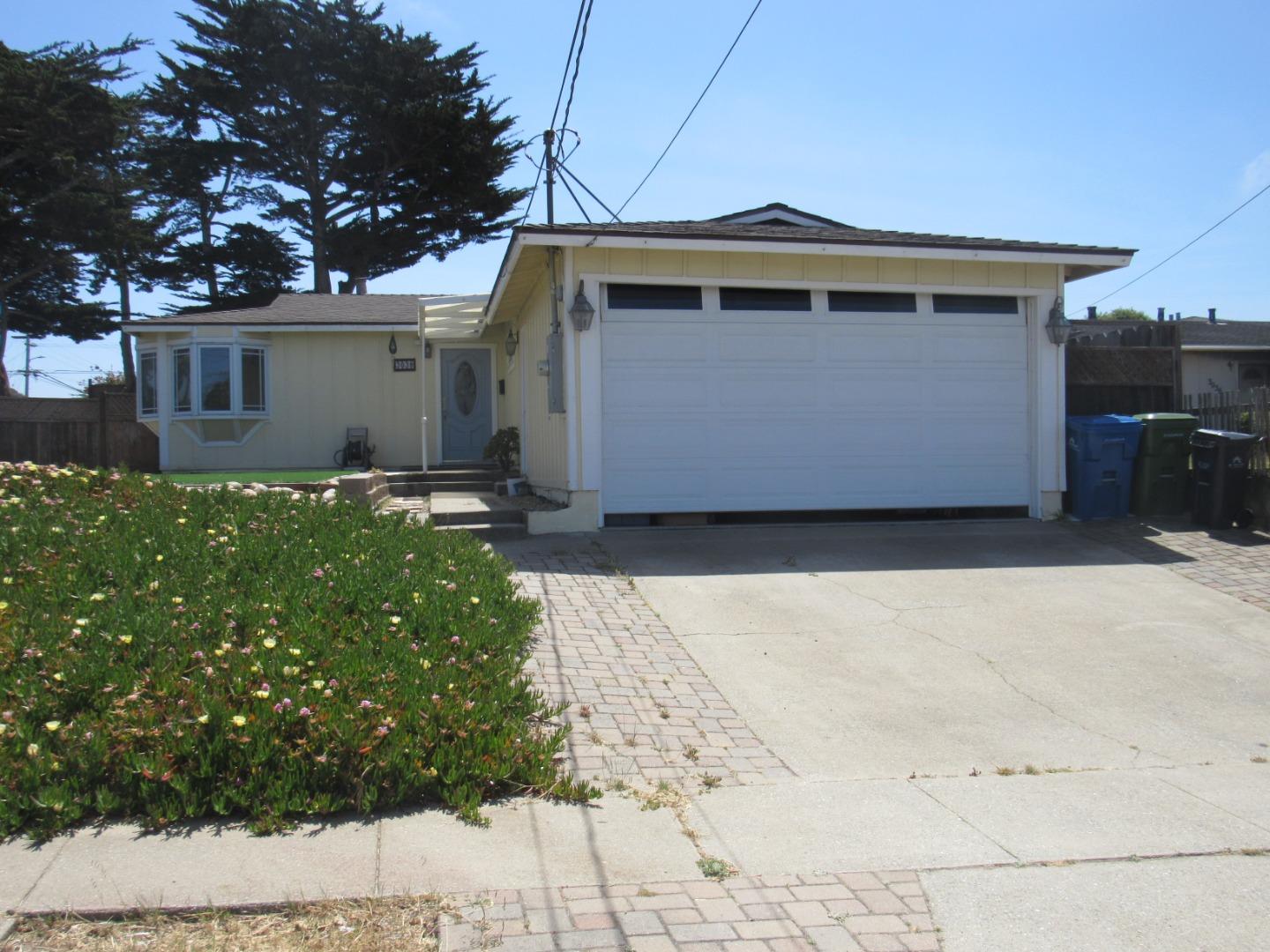 3038 King Circle Marina, CA 93933 - Photo 2 of 21 a front view of house with yard