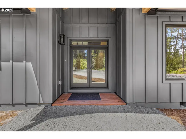 $975,000 | 88390 Bellevue Drive, Florence, OR 97439